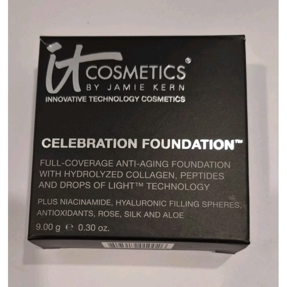 It Cosmetics Celebration Foundation Powder ~ Light Medium 0.30oz / 9g NIB